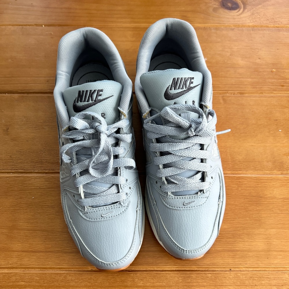 Like New: Nike Air Max